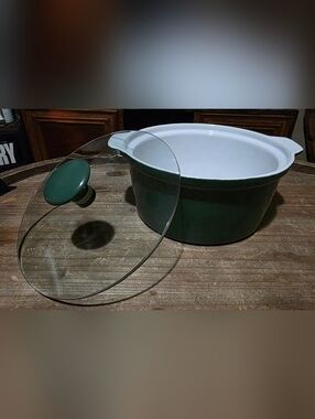 Green and White Ceramic Casserole Crock with Glass Lid
